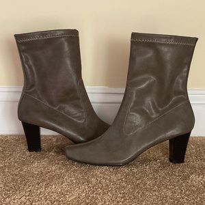 NWOT - Aerosoles Grey Boots